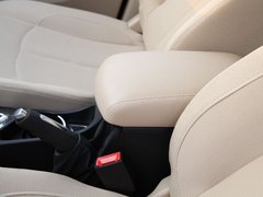2012款 1.6L 自动 豪华型 5座
