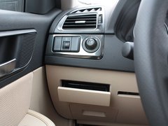 2012款 1.6L 自动 豪华型 5座