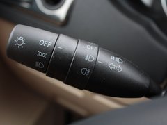 2012款 1.6L 自动 豪华型 5座