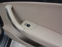 2012款 1.6L 自动 豪华型 5座