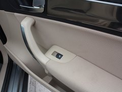 2012款 1.6L 自动 豪华型 5座