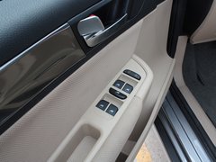 2012款 1.6L 自动 豪华型 5座
