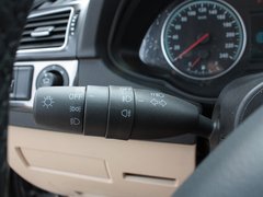 2012款 1.6L 自动 豪华型 5座