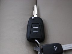 2011款 2.5T 手动 短轴中顶尊杰版