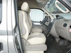2011款 2.5T 手动 短轴中顶尊杰版