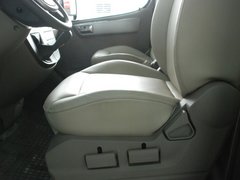 2011款 2.5T 手动 短轴中顶尊杰版