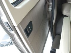 2011款 2.5T 手动 短轴中顶尊杰版