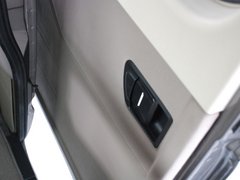 2011款 2.5T 手动 短轴中顶尊杰版