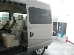 2011款 2.5T 手动 短轴中顶尊杰版