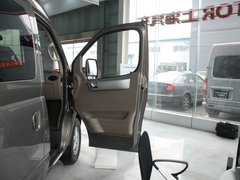 2011款 2.5T 手动 短轴中顶尊杰版