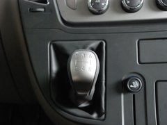 2011款 2.5T 手动 短轴中顶尊杰版