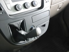 2011款 2.5T 手动 短轴中顶尊杰版