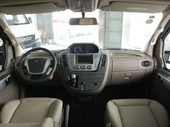 2011款 2.5T 手动 短轴中顶尊杰版