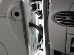 2011款 2.5T 手动 短轴中顶尊杰版