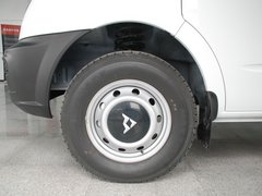 2011款 2.5T 手动 短轴中顶尊杰版
