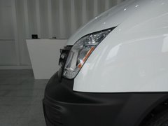 2011款 2.5T 手动 短轴中顶尊杰版