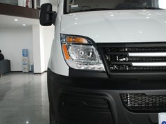 2011款 2.5T 手动 短轴中顶尊杰版