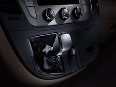2011款 2.5T 手动 长轴中顶尊杰版