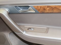 2012款 旅行版 2.0TSI 豪华型