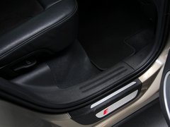 奥迪Q5 2012款 2.0TSI 动感型 5座