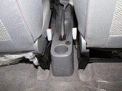 2011款 宜商 1.5 标准版 7座