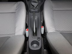 2011款 宜商 1.5 标准版 7座
