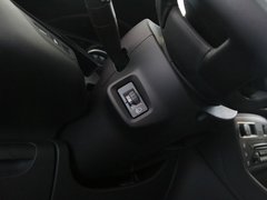 2012款 2.3L 自动 尊贵型