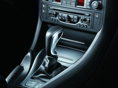 2012款 3.0L 自动 旗舰型