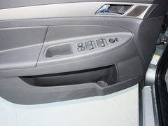 2012款 1.6L 手动 尊雅型