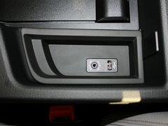 2013款 328i 2.0T 运动型