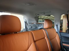 2012款 570 5.7 自动 8座