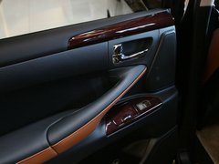 2012款 570 5.7 自动 8座