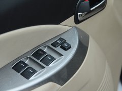 2012款 1.6L 手动 豪华型 5座
