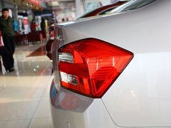 2012款 1.5L 自动 精英版