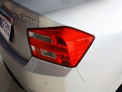 2012款 1.5L 自动 精英版