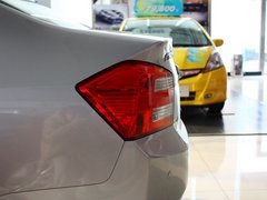 2012款 1.5L 自动 精英版
