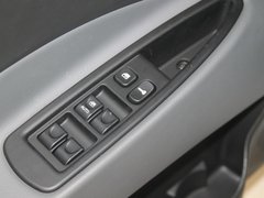2012款 1.8 手动 宜商豪华版 5座