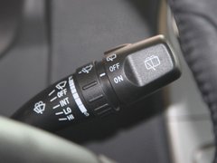 2012款 1.8 手动 宜商豪华版 5座