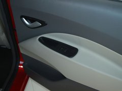 2012款 1.8 手动 宜商豪华版 5座