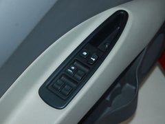 2012款 1.8 手动 宜商豪华版 5座