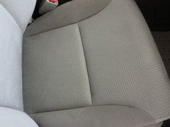 2012款 2.0L 自动 两驱都市版 5座