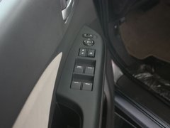 2012款 2.0L 自动 两驱都市版 5座