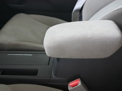 2012款 2.0L 自动 两驱都市版 5座