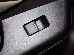 2012款 2.0L 自动 两驱都市版 5座