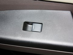 2012款 2.0L 自动 两驱都市版 5座