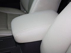 2012款 2.0L 自动 两驱都市版 5座
