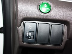 2012款 2.0L 自动 两驱都市版 5座