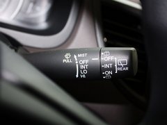 2012款 2.0L 自动 两驱都市版 5座