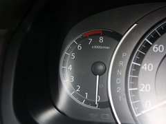 2012款 2.0L 自动 两驱都市版 5座