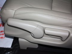 2012款 2.0L 自动 两驱都市版 5座